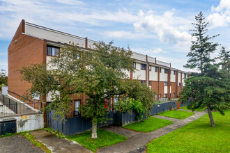 Towns at Holborn in Kitchener, ON - Building Photo - Building Photo