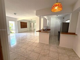 1207 Marseille Dr in Miami Beach, FL - Building Photo