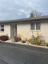 2563 Gap View Rd in Slatington, PA - Building Photo