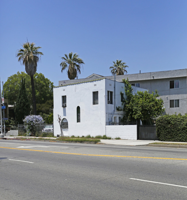 244 S Commonwealth Ave in Los Angeles, CA - Building Photo - Building Photo