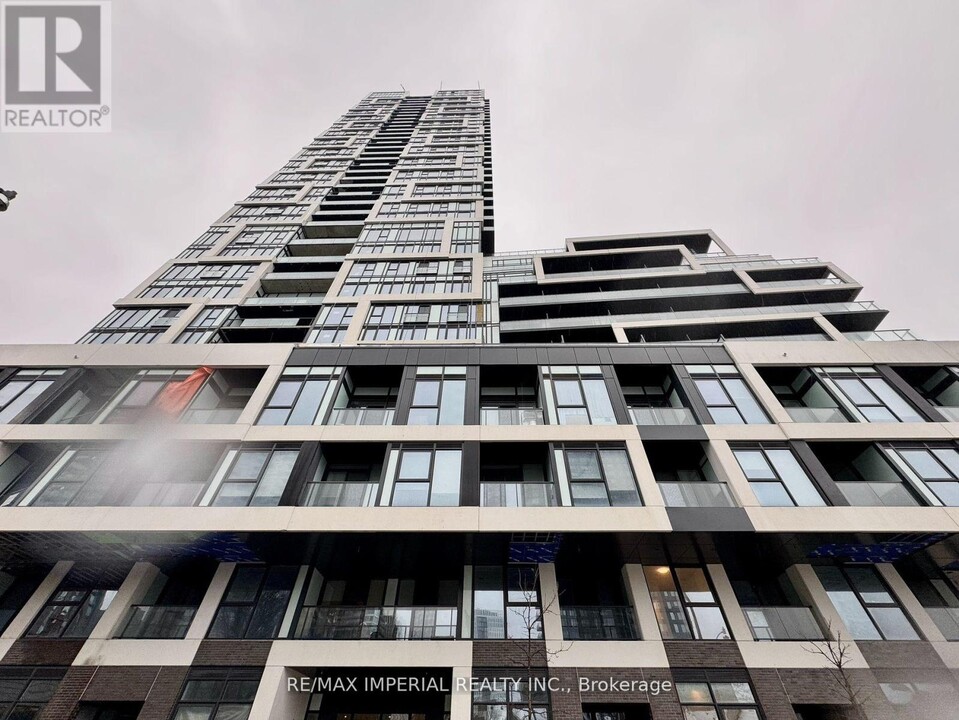 5-1915 Defries St in Toronto, ON - Building Photo