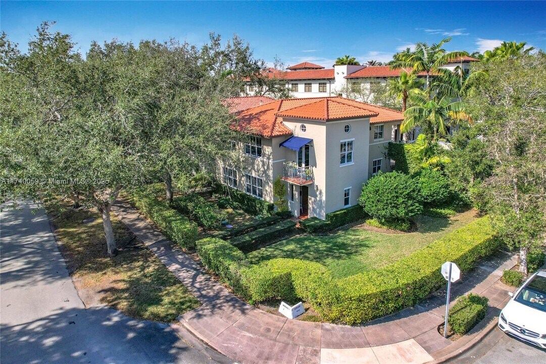 453 Menendez Ave in Coral Gables, FL - Building Photo