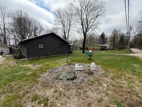 32275 Center St in Dowagiac, MI - Building Photo - Building Photo