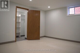 709 Upper Paradise Rd in Hamilton, ON - Building Photo - Building Photo
