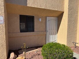 3400 Sunriver Rd in Bullhead City, AZ - Building Photo