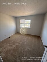 1040 Blue Spring Ct in Virginia Beach, VA - Building Photo - Building Photo