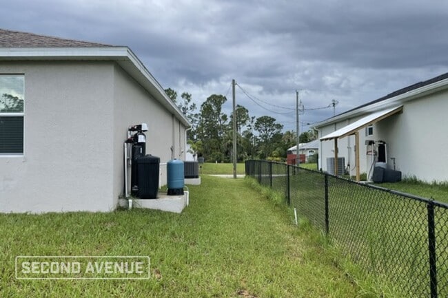 1654 Russellville St in North Port, FL - Building Photo - Building Photo