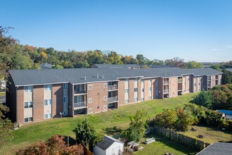 Fairlawn Apartments in Dundalk, MD - Building Photo - Building Photo