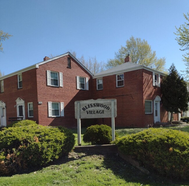 441 Kenwood Dr Rentals in Euclid, OH