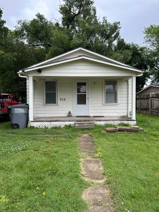 612 Peyton St in Emporia, KS - Building Photo