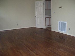 416 E Hall St in Savannah, GA - Building Photo - Building Photo