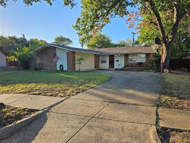 907 Waterview Cir in Richardson, TX - Foto de edificio