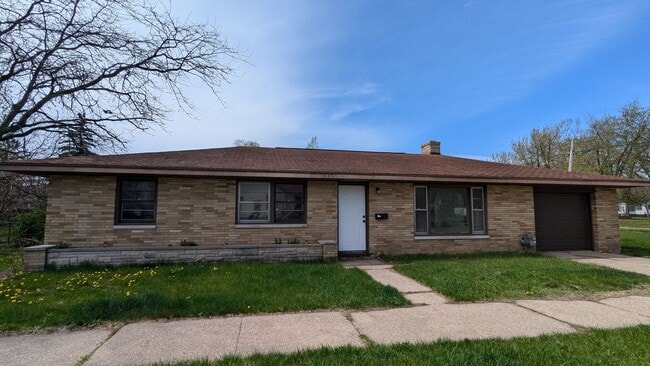property at 1635 Roberts St