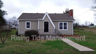 824 9th Ave in Pleasant Grove, AL - Building Photo