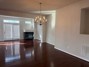 45903 Peach Oak Terrace in Sterling, VA - Foto de edificio - Building Photo