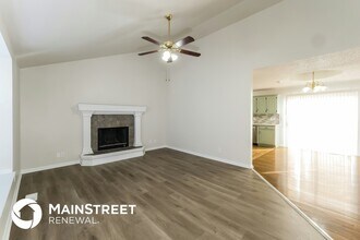 1609 Johnston Dr in Raymore, MO - Building Photo - Building Photo