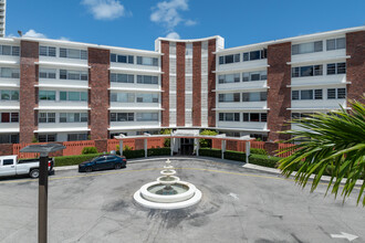 Shores Condominium in Miami Shores, FL - Building Photo - Building Photo