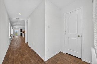 16600 Lonely Pines Dr in Conroe, TX - Building Photo - Building Photo