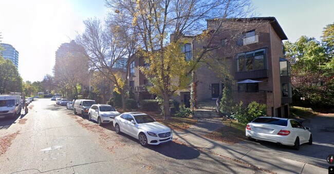 161 Terry Fox Rue in Verdun, QC - Building Photo - Building Photo
