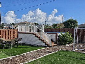 337 SW 8th Ave in Delray Beach, FL - Building Photo