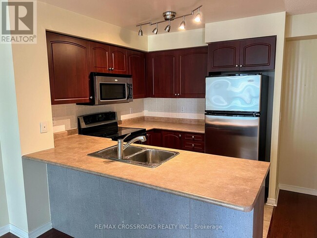 509-509 Beecroft Rd in Toronto, ON - Building Photo - Building Photo
