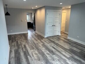 2243 Nichols Rd in Arlington Heights, IL - Building Photo - Building Photo