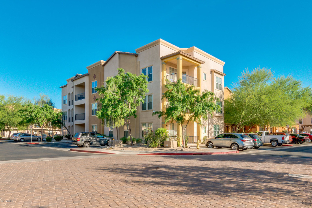 14575 W Mountain View Blvd in Surprise, AZ - Building Photo