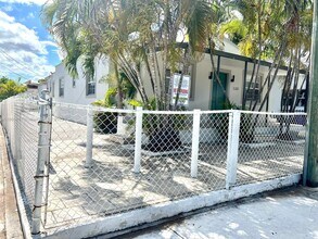 530 SW 14th Ave in Miami, FL - Building Photo - Building Photo
