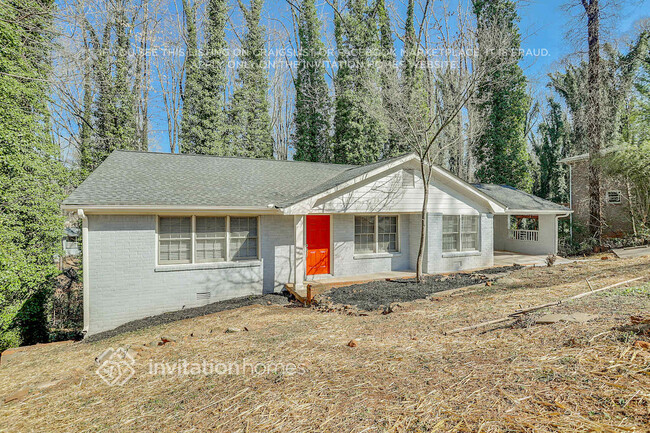 property at 2372 Oakridge Ct