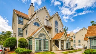 Kingstowne Apartments