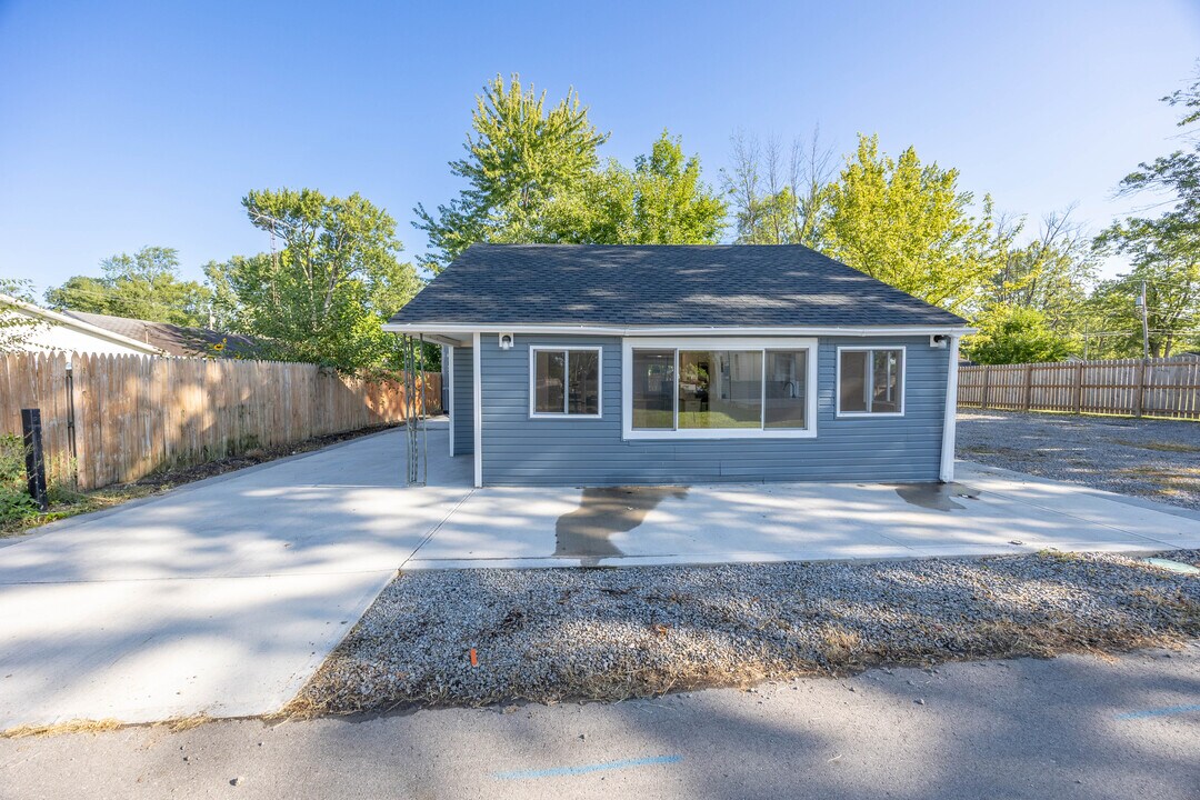 225 Bentz Ave in Lakeview, OH - Building Photo