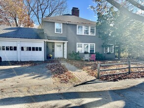 19 Cloelia Ter, Unit #1 in Newton, MA - Building Photo - Building Photo