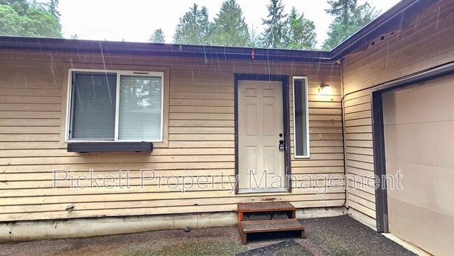 6449 Lewis NE Dr in Bremerton, WA - Building Photo - Building Photo