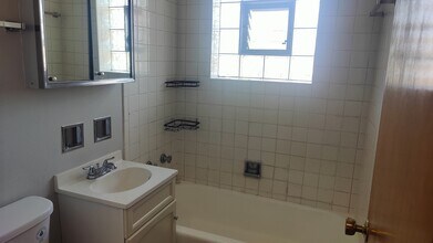 29 N Hillside Ave in Hillside, IL - Building Photo - Building Photo