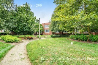 1742 N Rhodes St in Arlington, VA - Building Photo - Building Photo