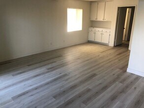 408 N Venice Blvd in Los Angeles, CA - Foto de edificio - Building Photo