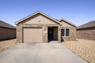 2425 N Ave N in Lubbock, TX - Building Photo