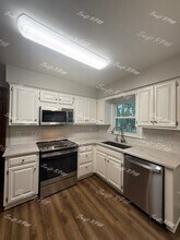 11642 Grant Dr in Overland Park, KS - Building Photo - Building Photo