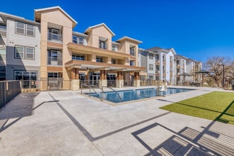 Red Oaks in Austin, TX - Building Photo - Building Photo