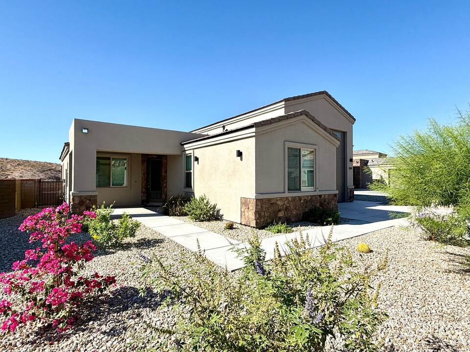 3324 Secret Pass Dr in Bullhead City, AZ - Building Photo