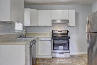 1938 Akron Dr SE in Atlanta, GA - Building Photo - Building Photo