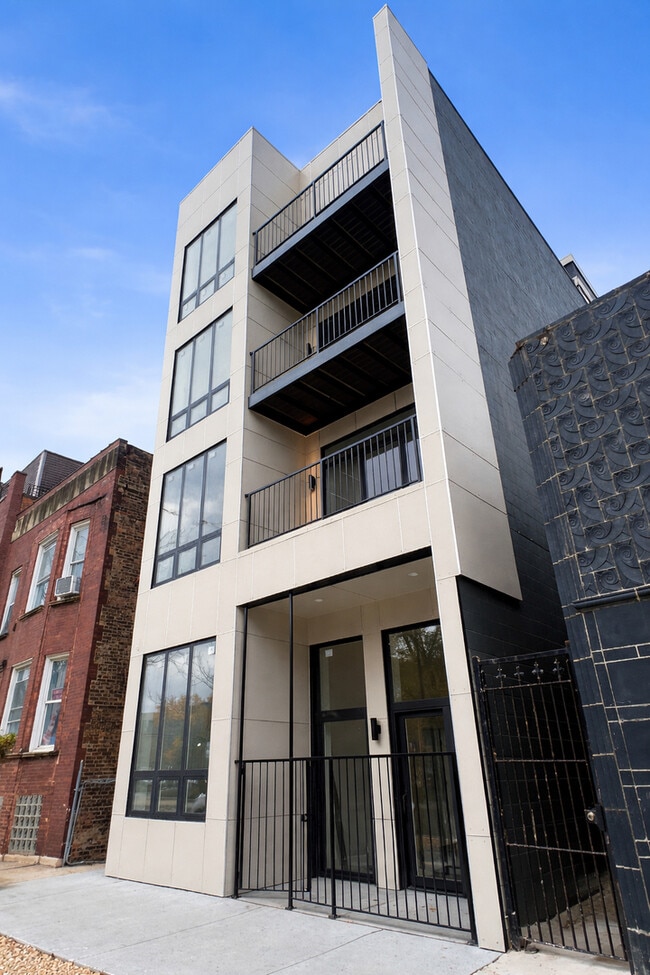 property at 3244 N Lincoln Ave