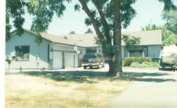 1826 Clayton Way in Concord, CA - Building Photo