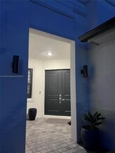 4476 SW 174th Ave in Miramar, FL - Foto de edificio - Building Photo