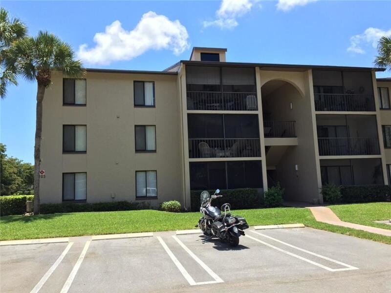 203 Foxtail Dr-Unit -A1 in Greenacres, FL - Building Photo