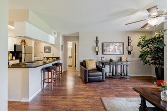 The Park at Palermo Apartments in Tampa, FL - Foto de edificio - Building Photo