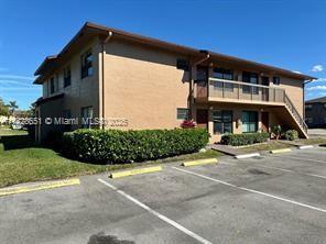 10045 Winding Lake Rd in Sunrise, FL - Foto de edificio - Building Photo
