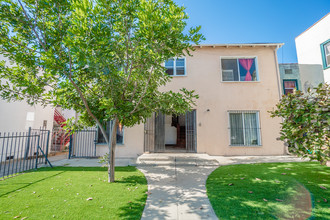 207 N Reno St in Los Angeles, CA - Building Photo - Primary Photo