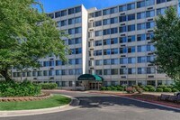 Huntsville Summit Apartments in Huntsville, AL - Foto de edificio - Building Photo