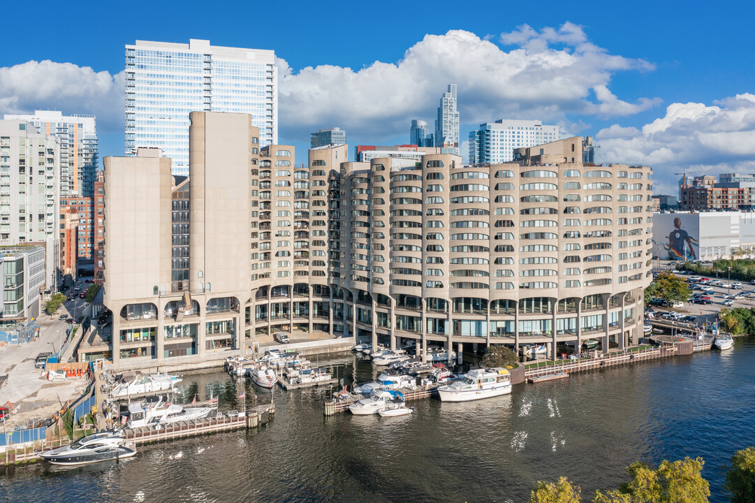 River City Apartments in Chicago, IL - Foto de edificio